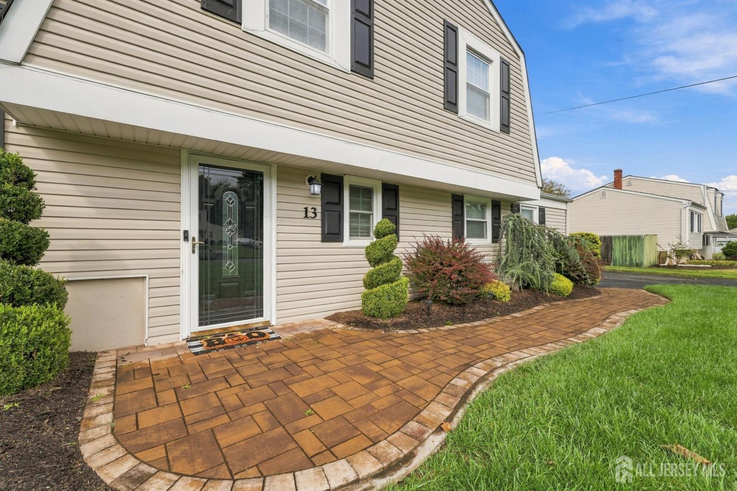 13 Nottingham Way Image 5