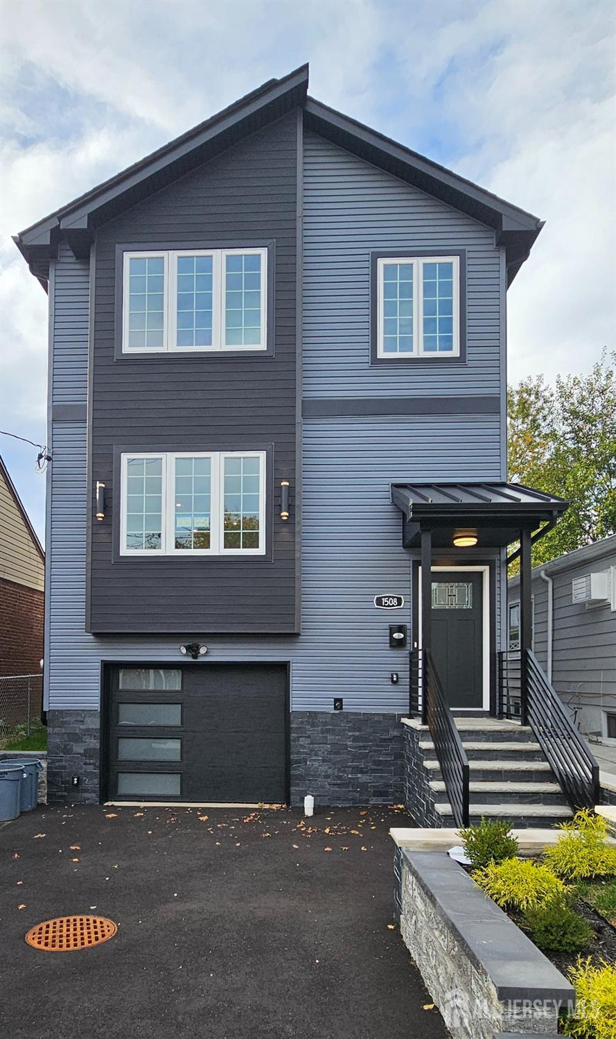 1508 Hiawatha Avenue Image 1
