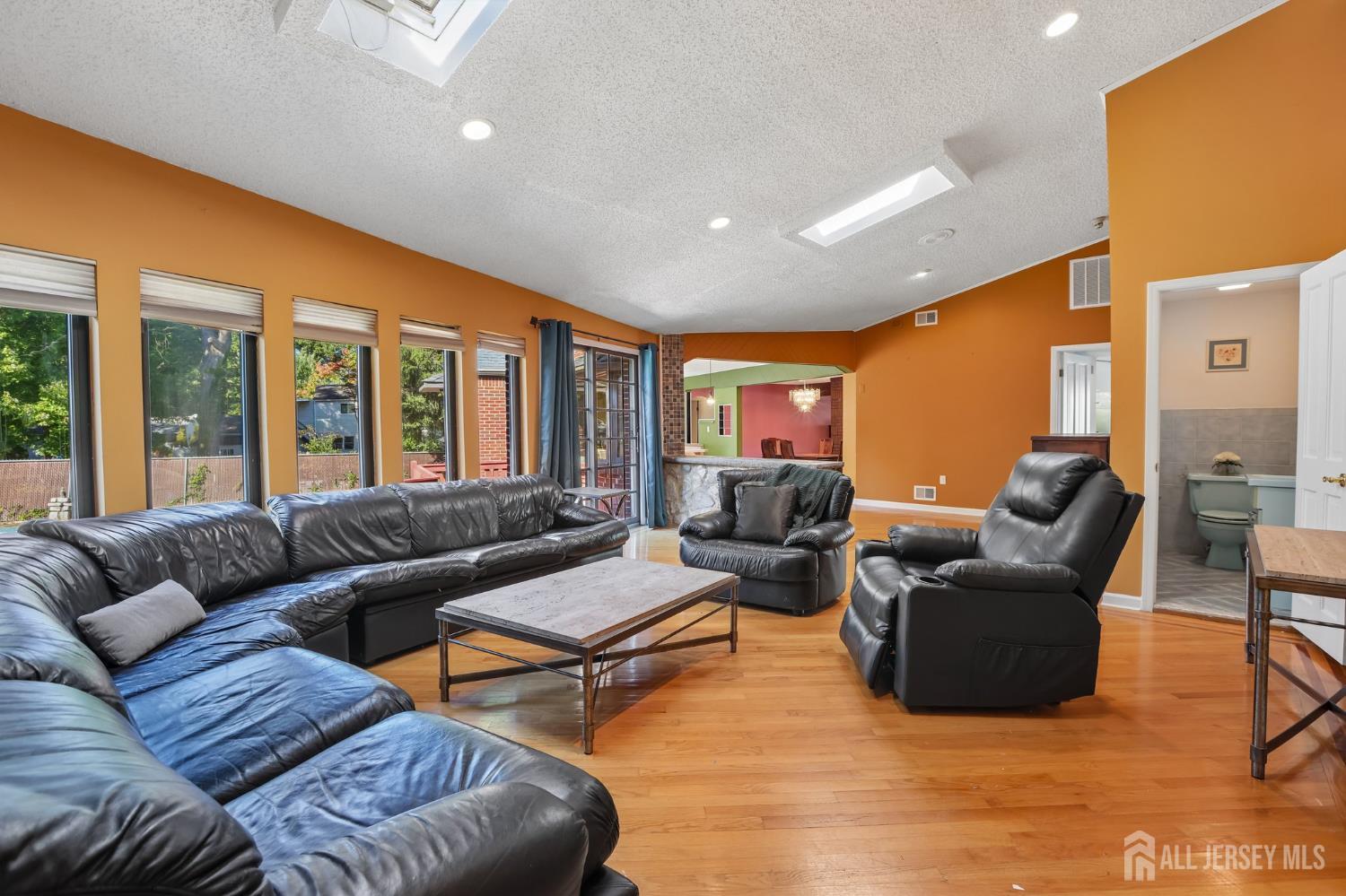 97 Amherst Avenue, Colonia, NJ, 07067 image 17