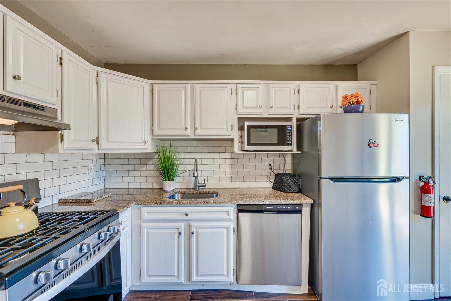 57 Renaissance Lane, New Brunswick, NJ, 08901 image 7