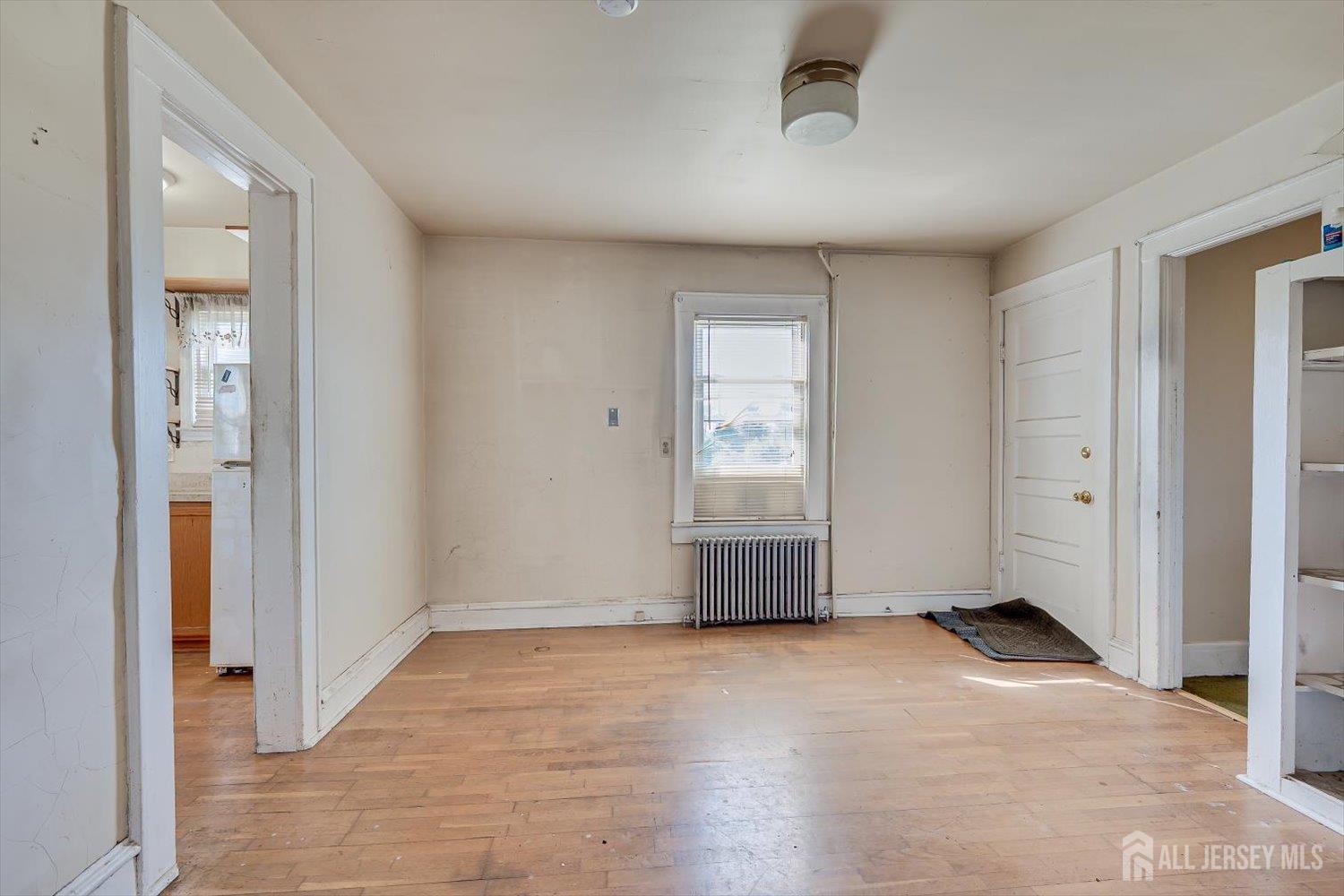 1144 Ball Place Image 3