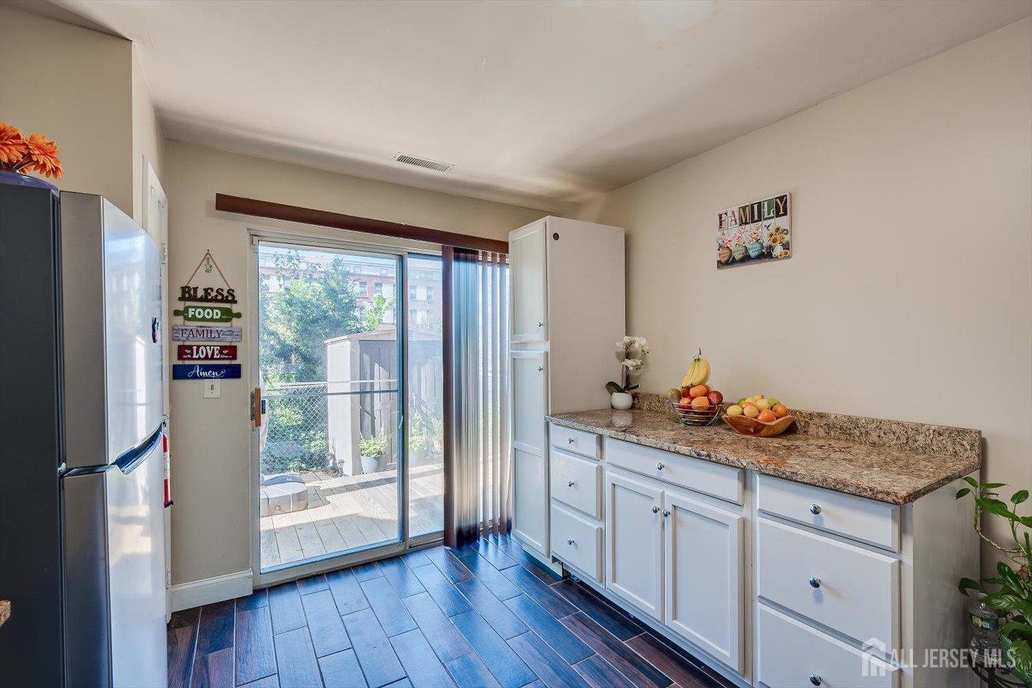 57 Renaissance Lane, New Brunswick, NJ, 08901 image 10
