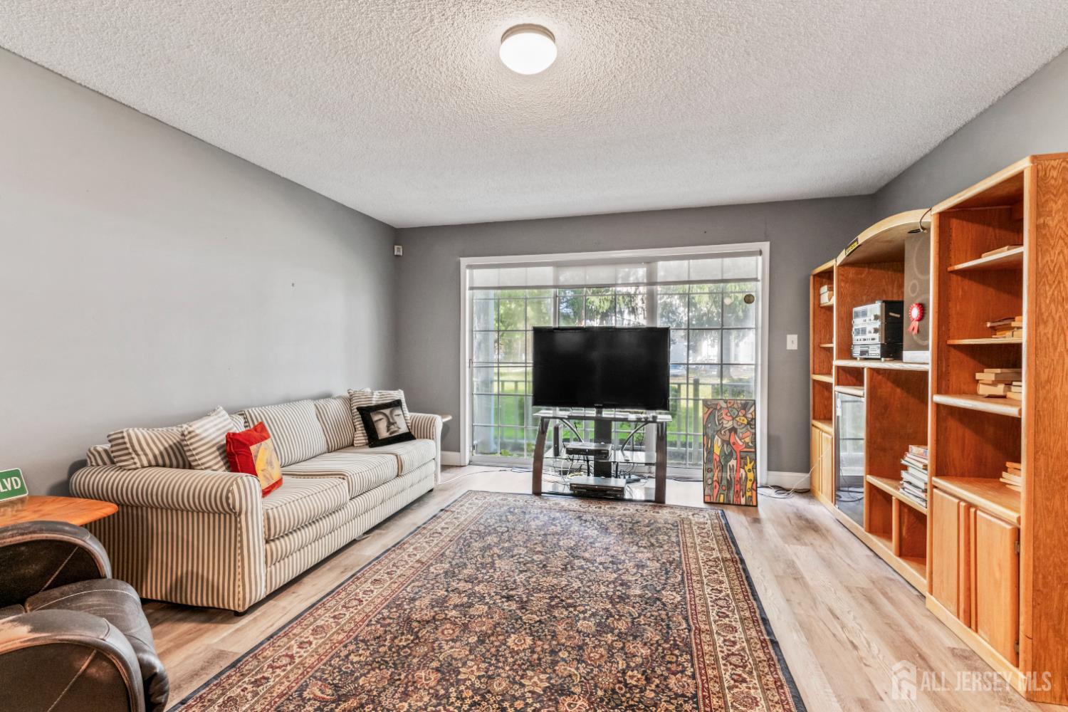 271 Kempsey Drive Image 3