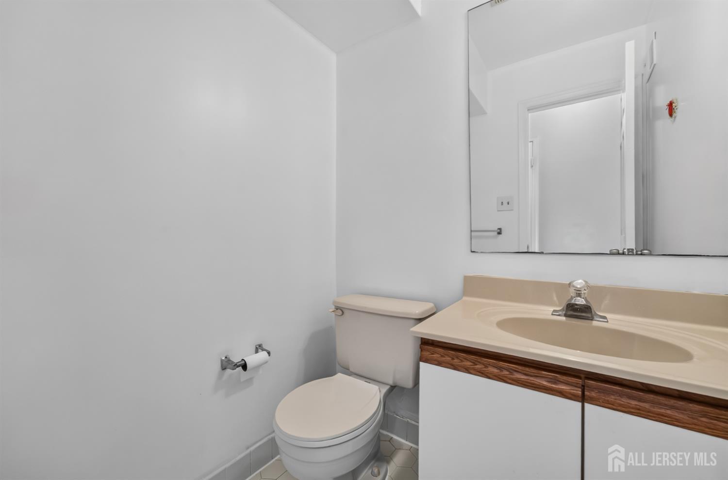 268 Edgeware Court, Franklin Twsp, NJ, 08873 image 15