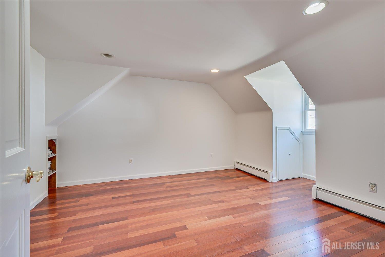 1071 Lorraine Avenue, Union Twp, NJ, 07083 image 32