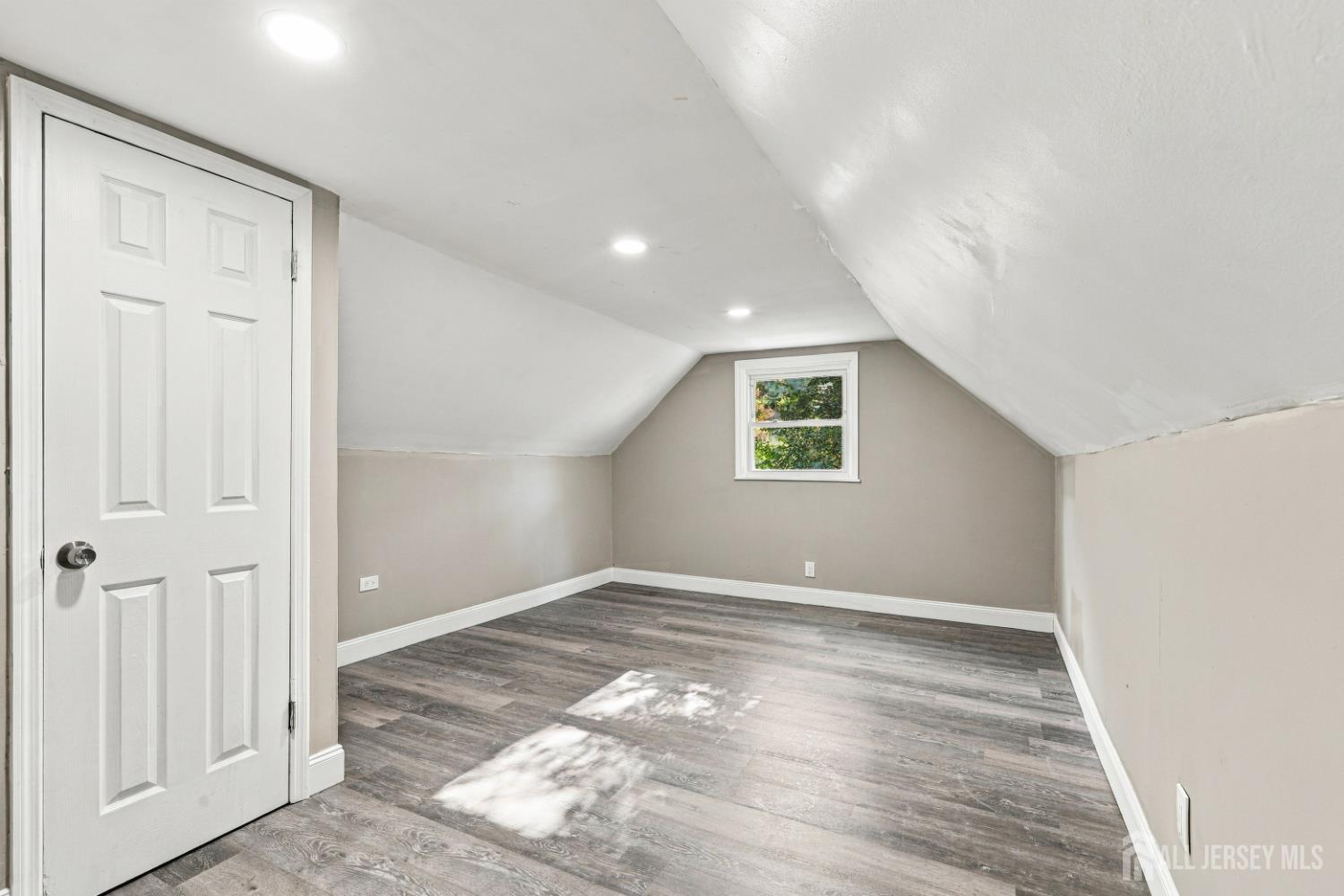 19 David Court, Colonia, NJ, 07067 image 28