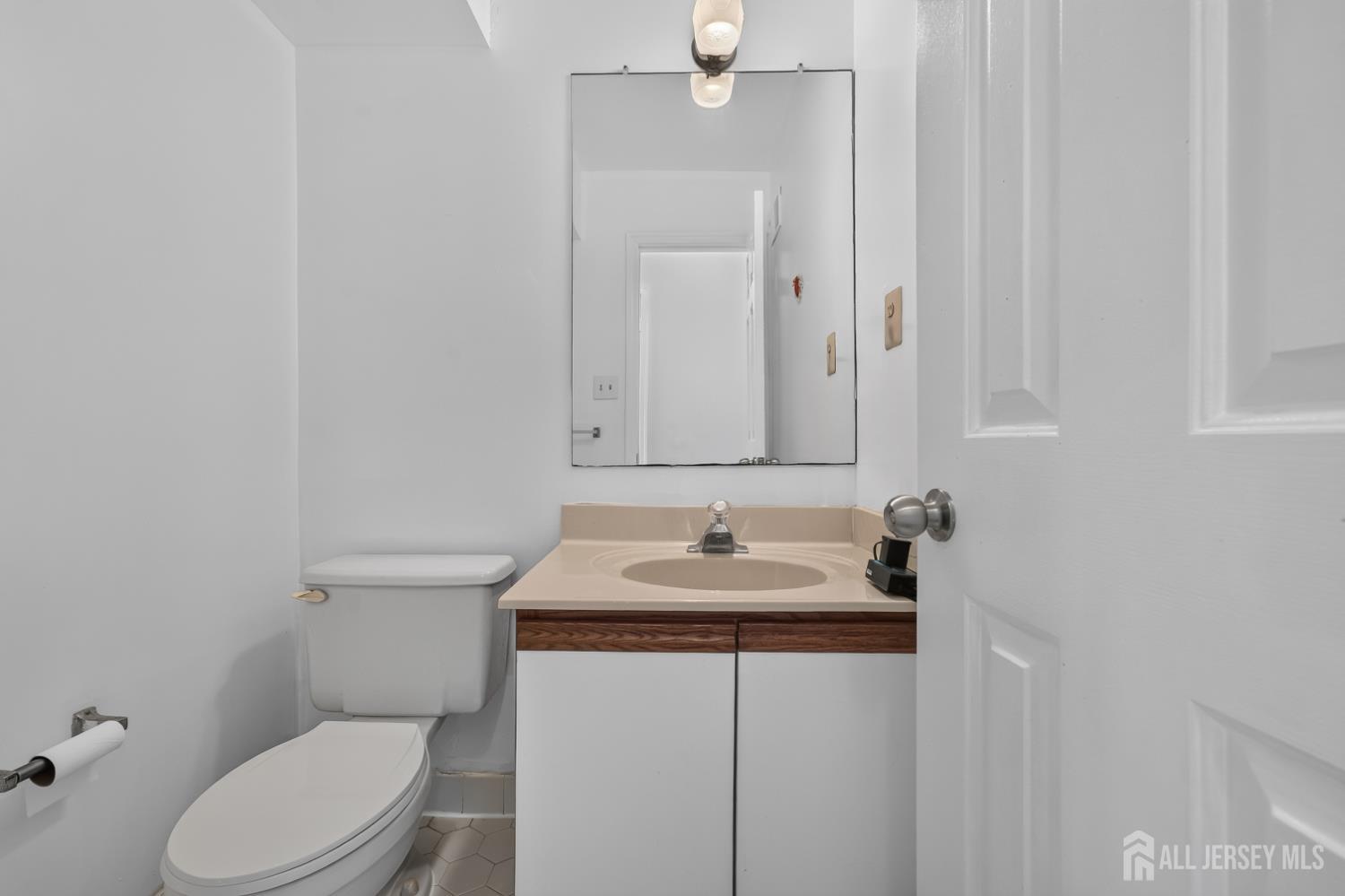 268 Edgeware Court, Franklin Twsp, NJ, 08873 image 16