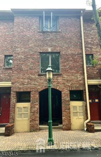 34 Mews Lane Image 2