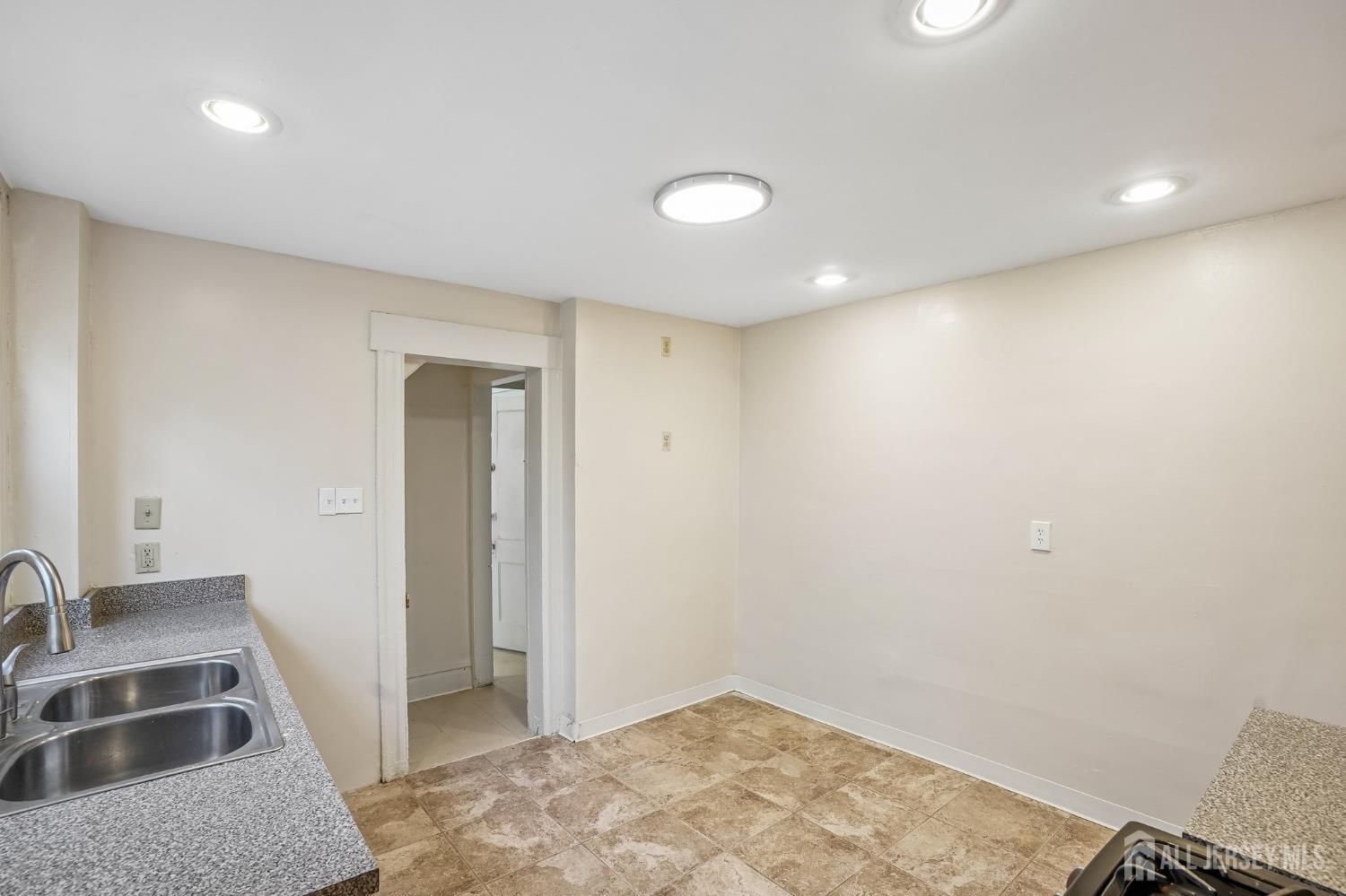 14 Scheerer Avenue 16, Newark, NJ, 07112 image 27
