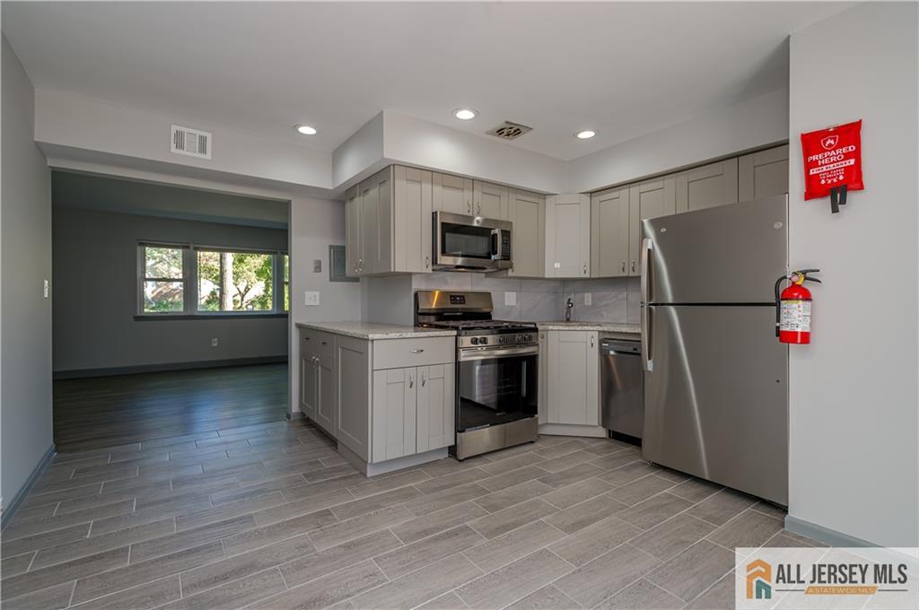 27 Judson Street 15A Image 2