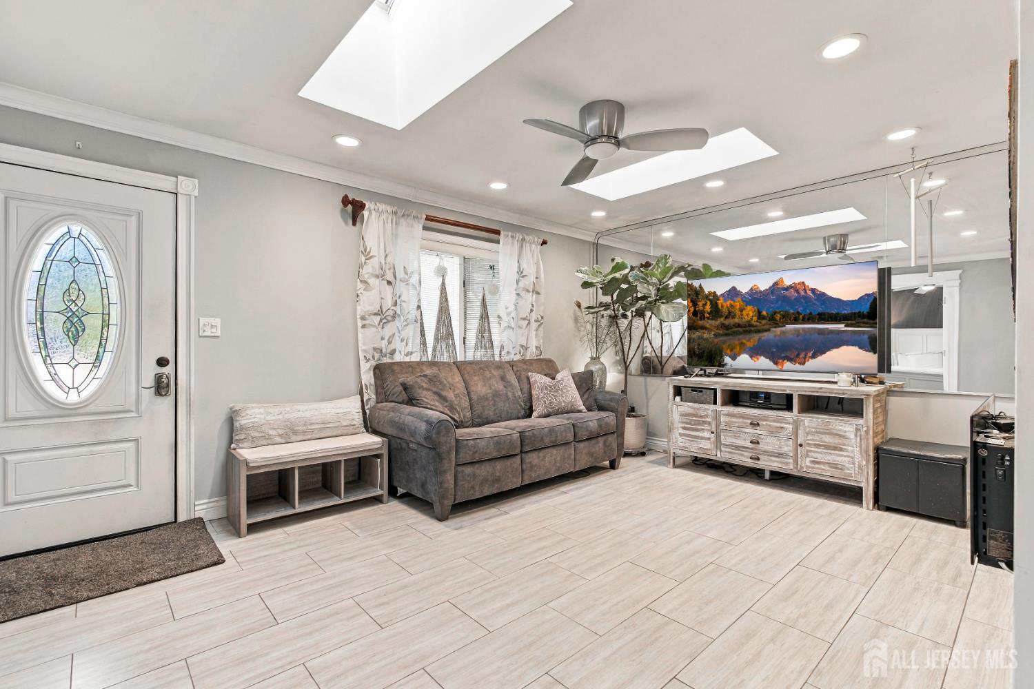 12 E Knollwood Road Image 4
