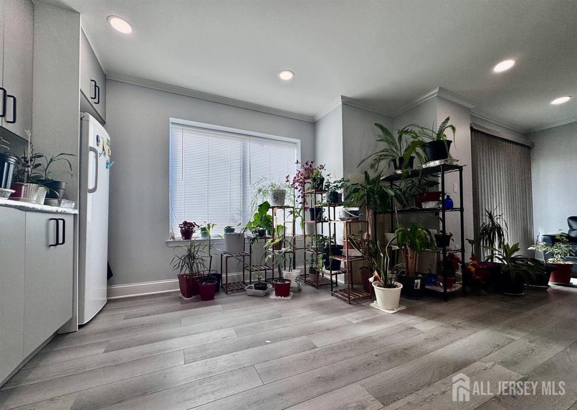 29 Farnham Square Image 5