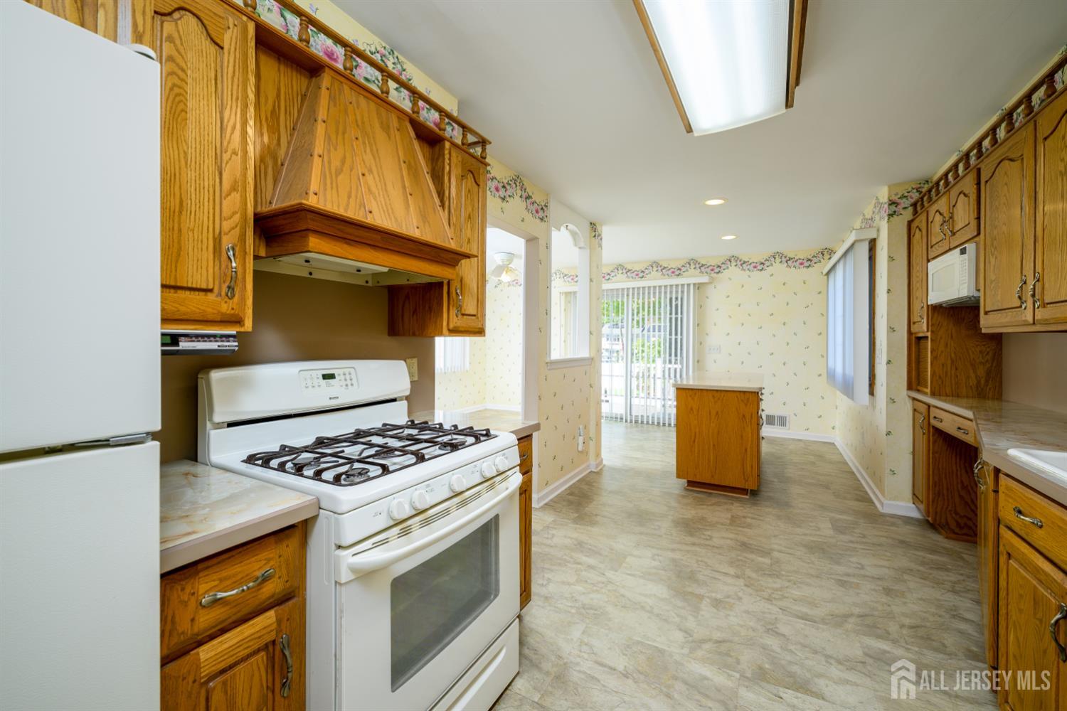 95 New Dover Avenue, Colonia, NJ, 07067 image 22