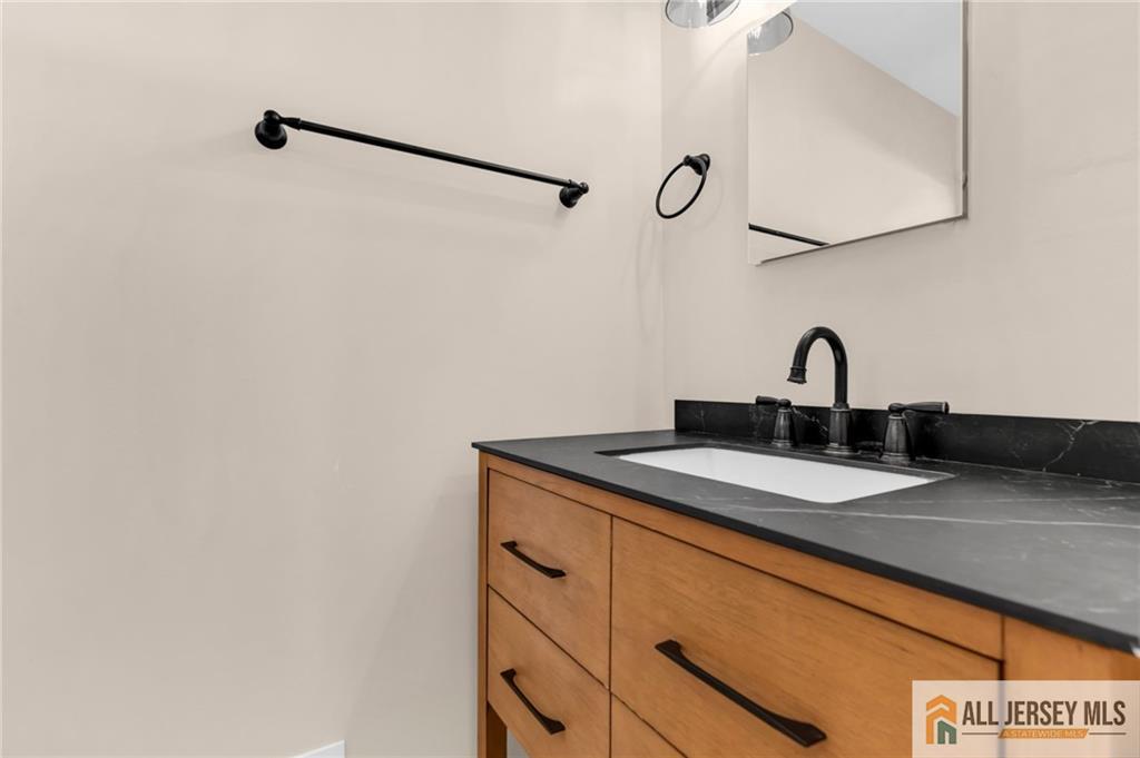 102 Avonridge Road, Raritan, NJ, 08869 image 10