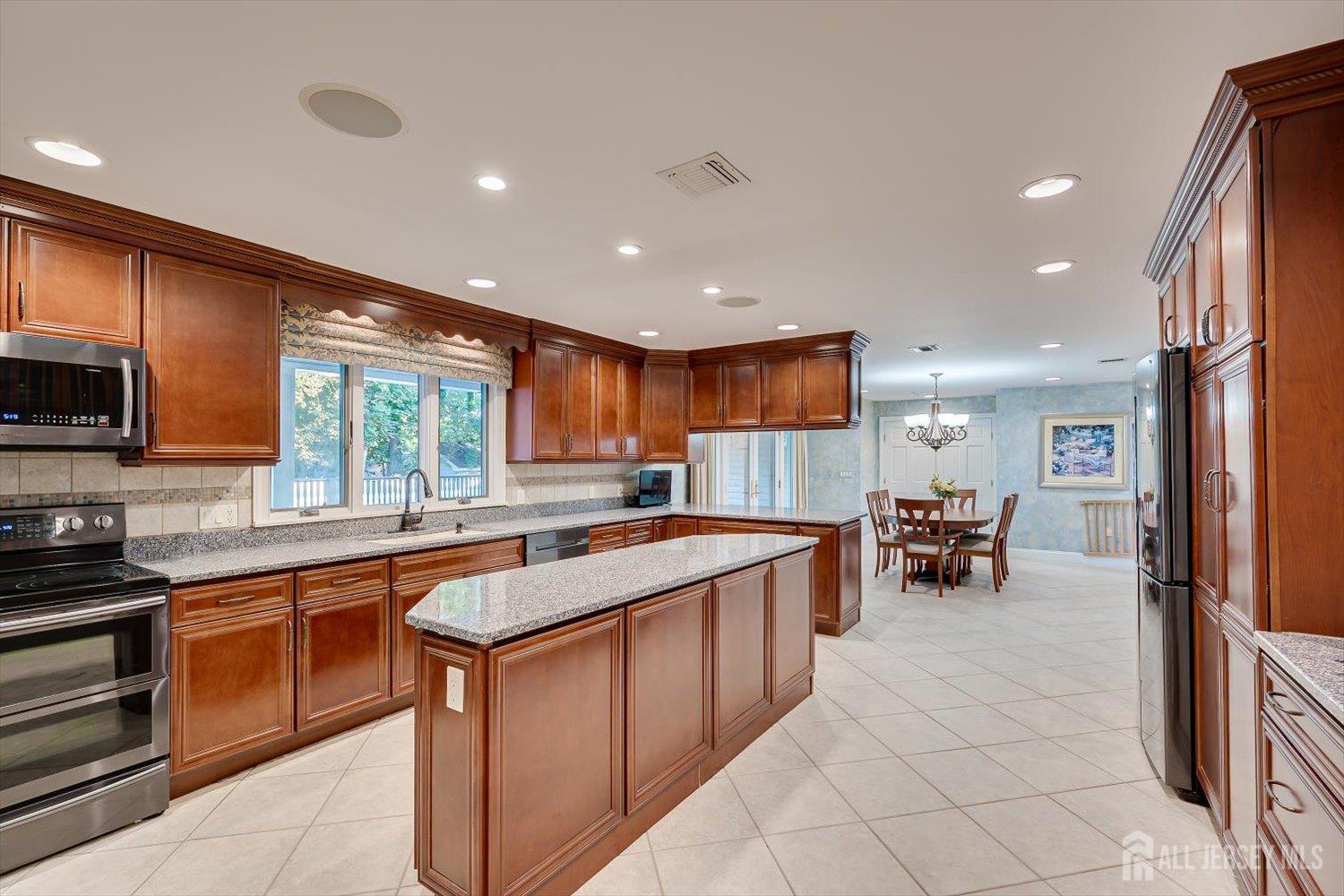 21 Stafford Road, Colonia, NJ, 07067 image 25