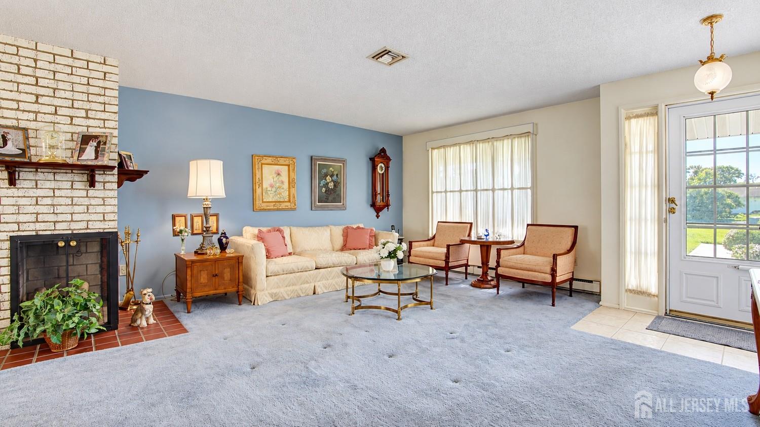 14 Basswood Plaza B Image 5