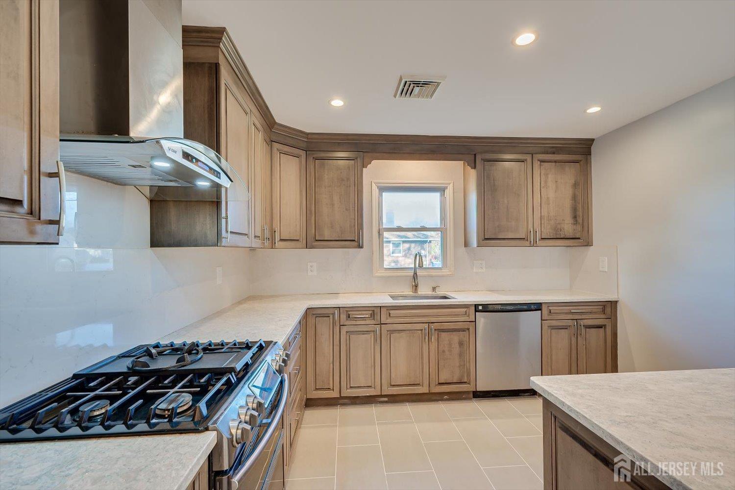932 Eva Street, Piscataway, NJ, 08854 image 16