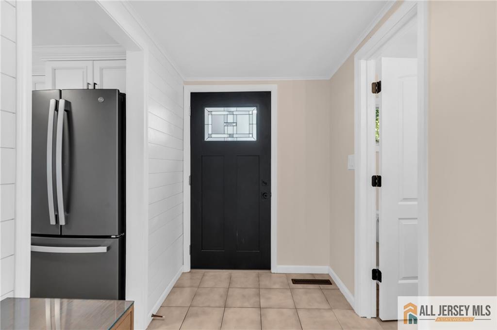 102 Avonridge Road, Raritan, NJ, 08869