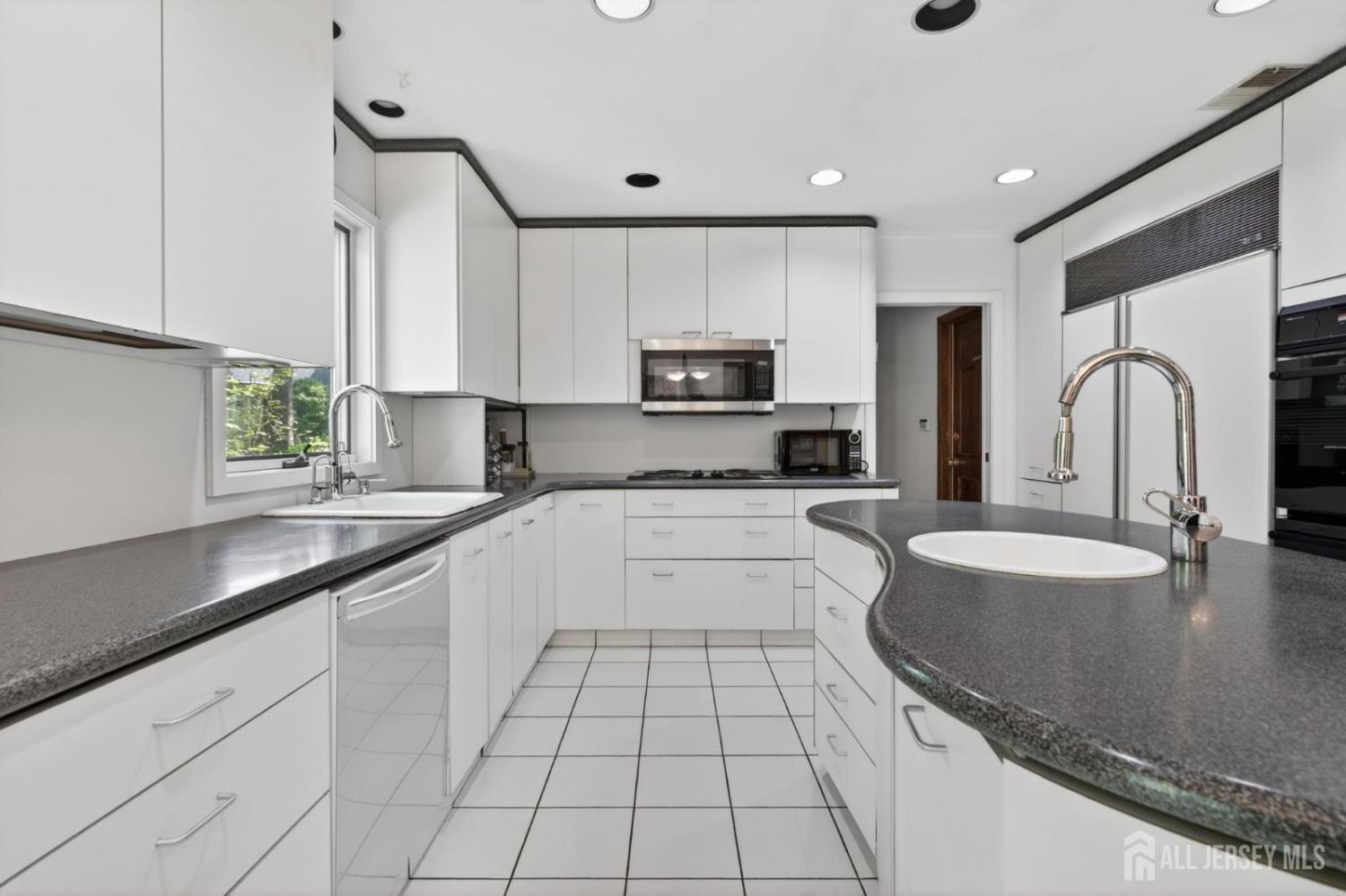 39 Independence Drive Image 3