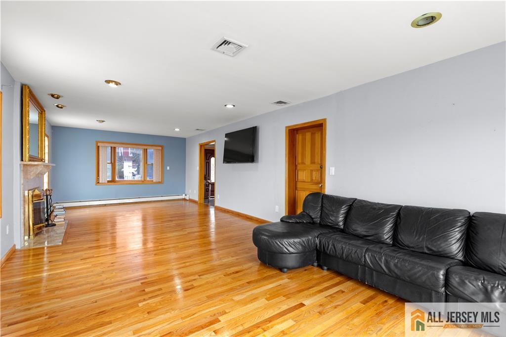 65 Livingston Avenue, Kearny, NJ, 07032 image 25