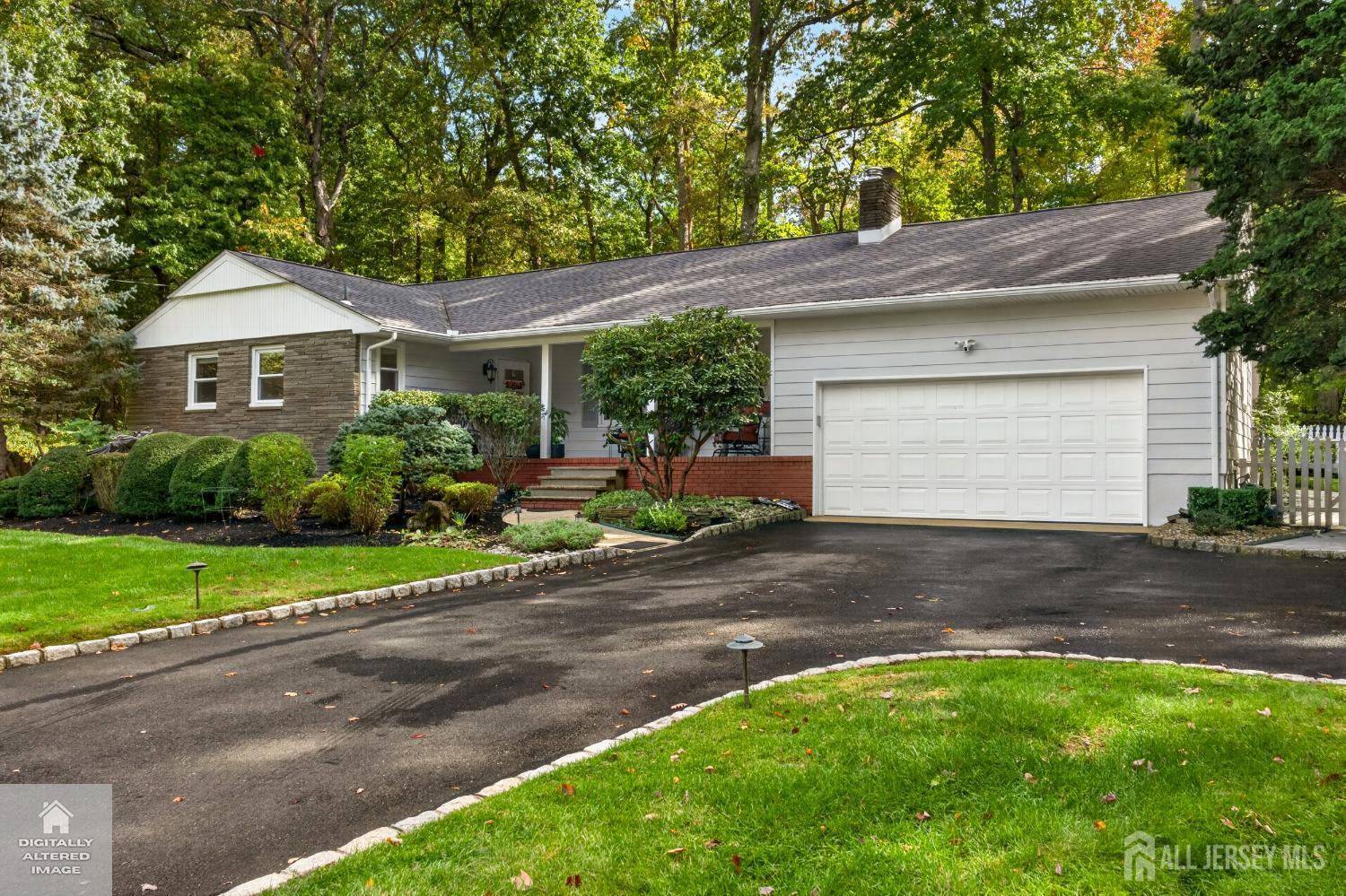 25 Willow Lane, Englishtown, NJ, 07726
