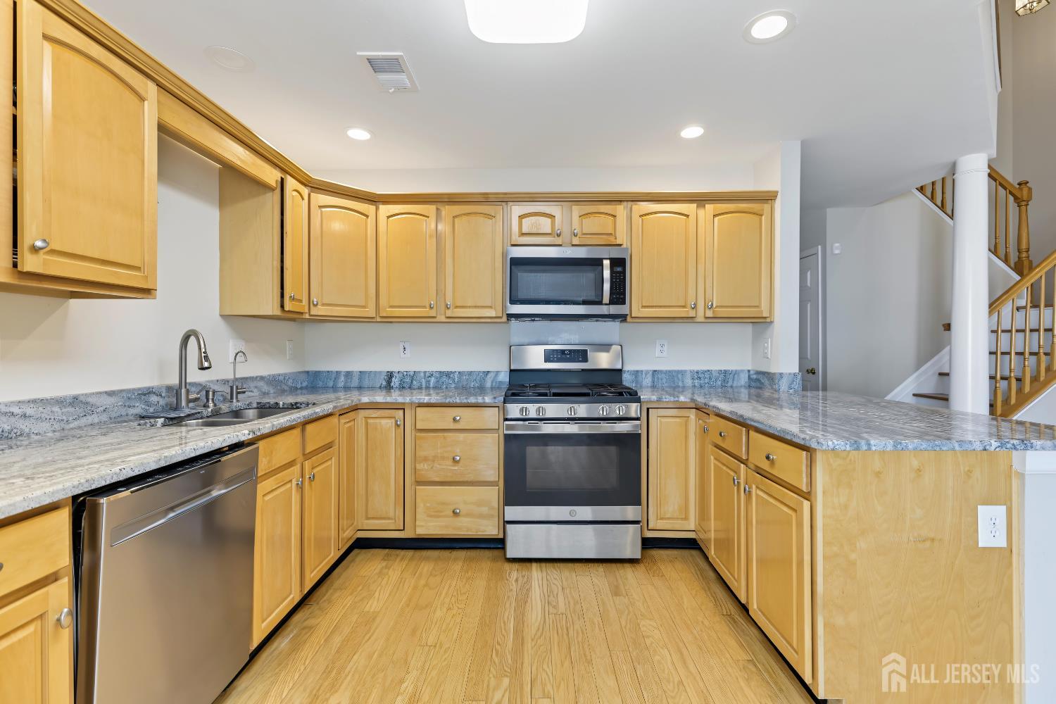 103 Creststone Circle, South Brunswick, NJ, 08540 image 22