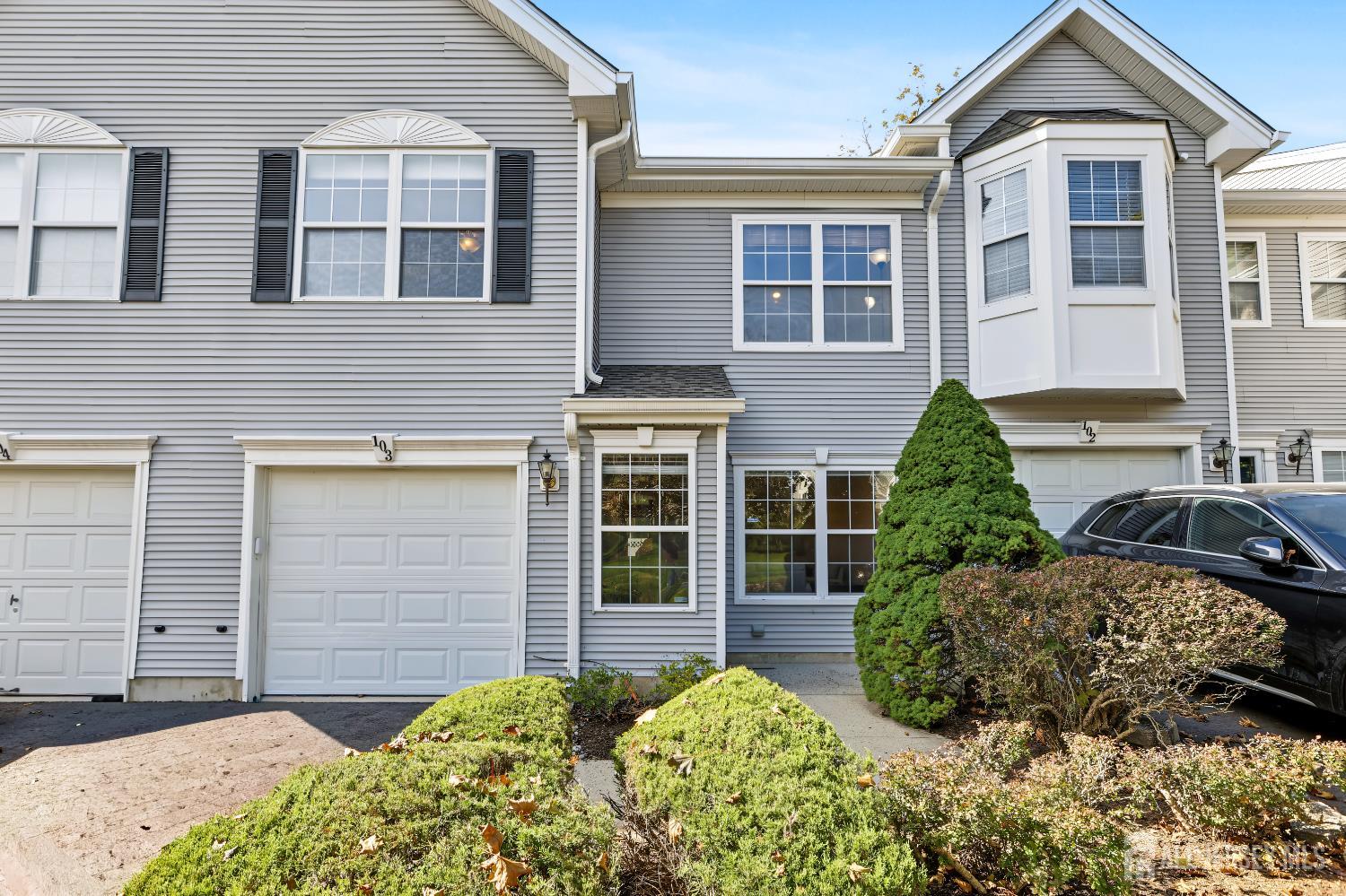 103 Creststone Circle Image 3