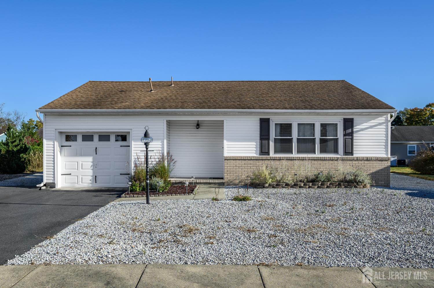 17 Wiltshire Court, Toms River, NJ, 08757