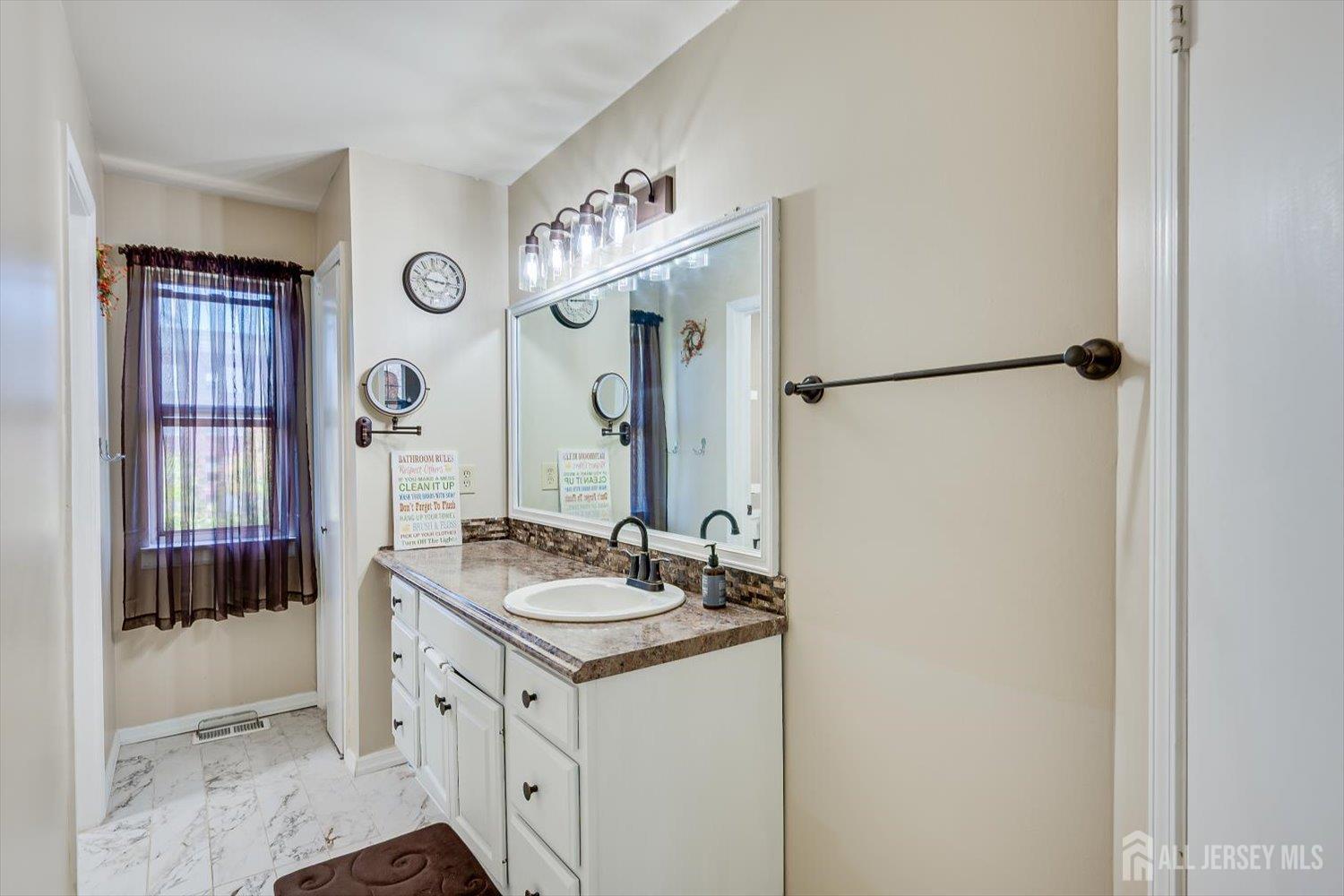 57 Renaissance Lane, New Brunswick, NJ, 08901 image 19