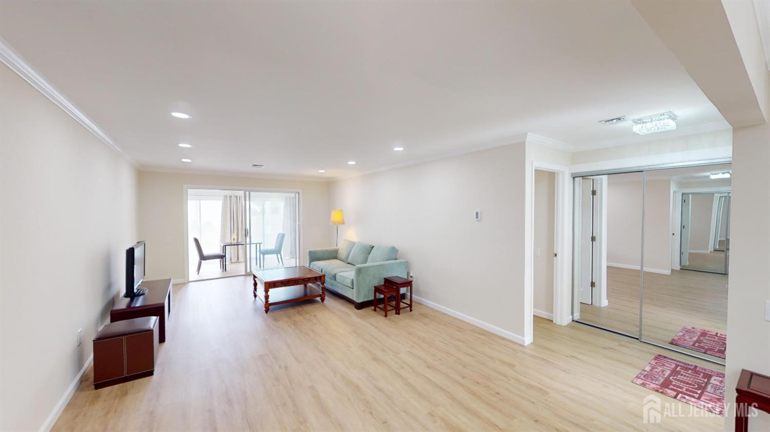 9-c Aspen Plaza Image 4