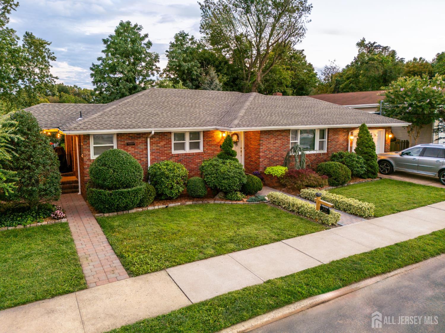535 David Street Image 2