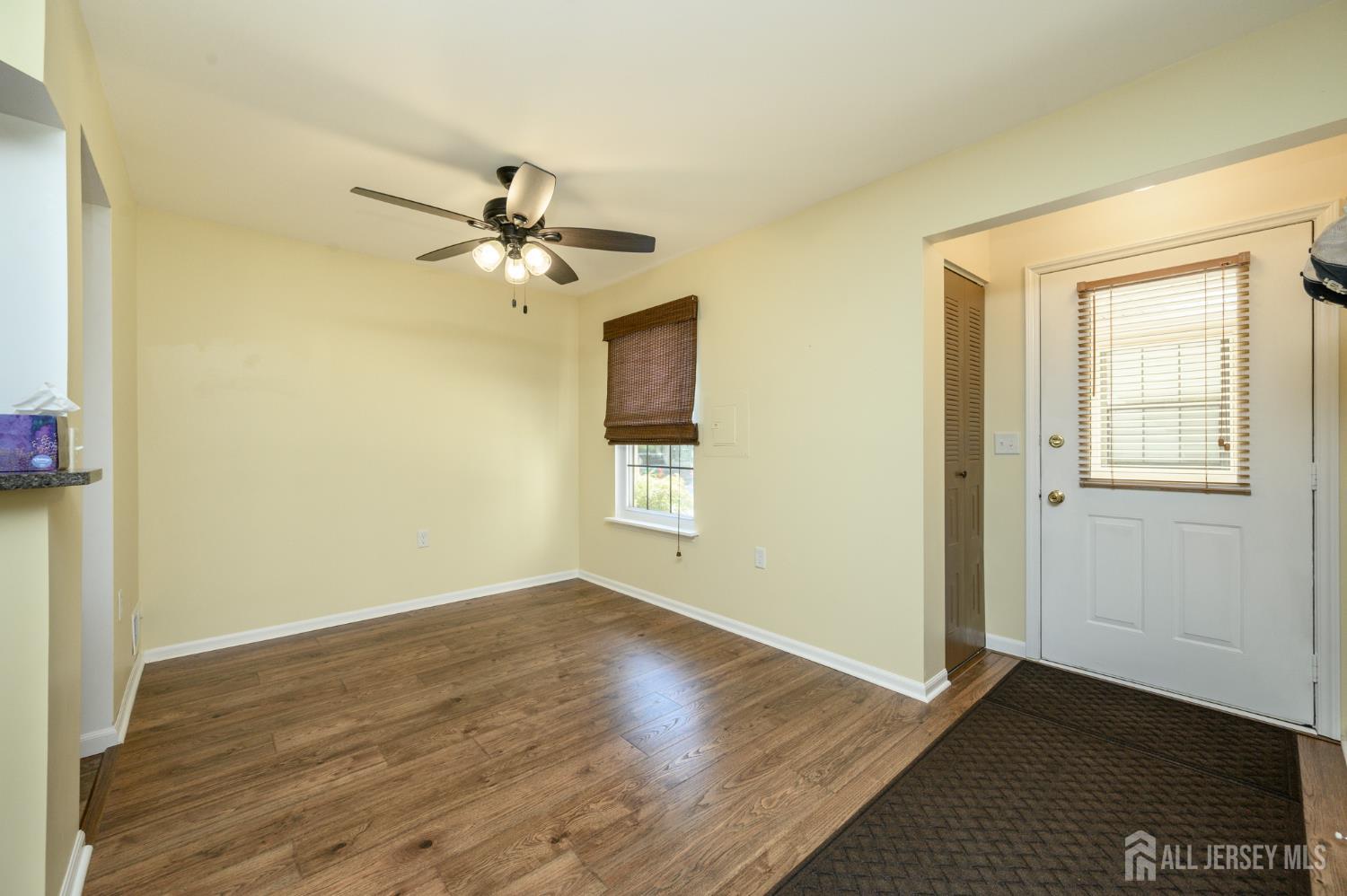 804 Violet Lane Image 5