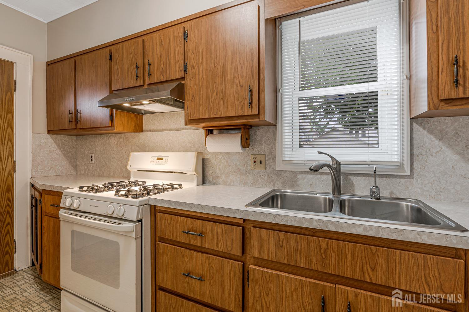 18 Robinson Street, New Brunswick, NJ, 08901 image 10