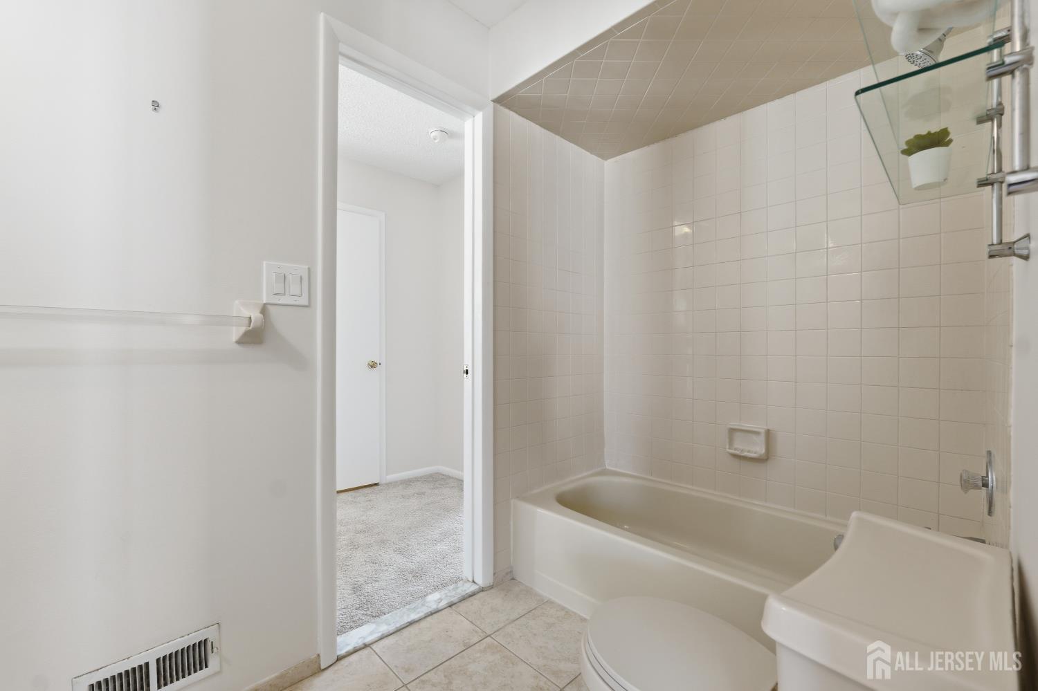 17 Park Gate Drive, Edison, NJ, 08820 image 24