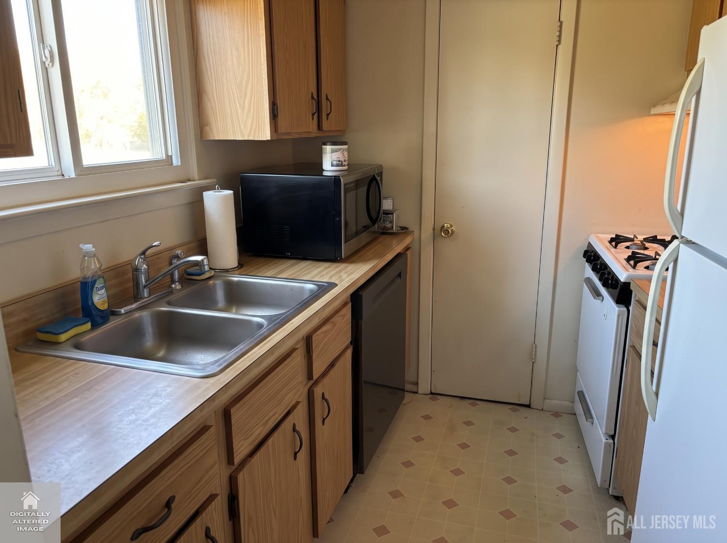 1315 N Oaks Boulevard Image 4
