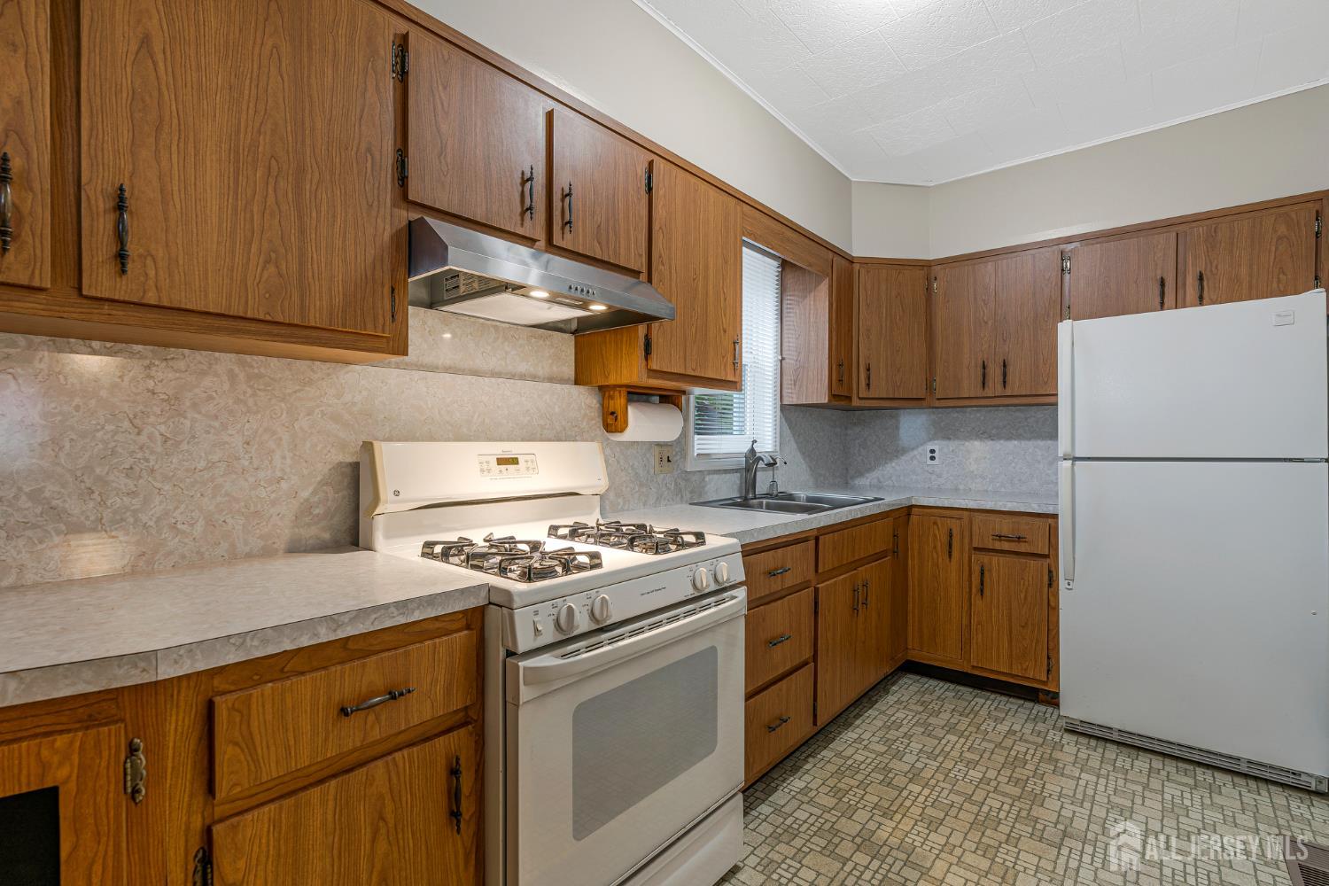 18 Robinson Street, New Brunswick, NJ, 08901 image 9