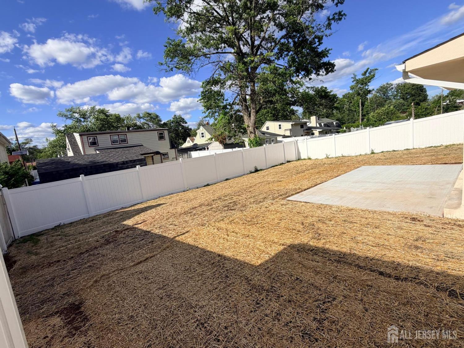 109 W Arthur Place Image 4