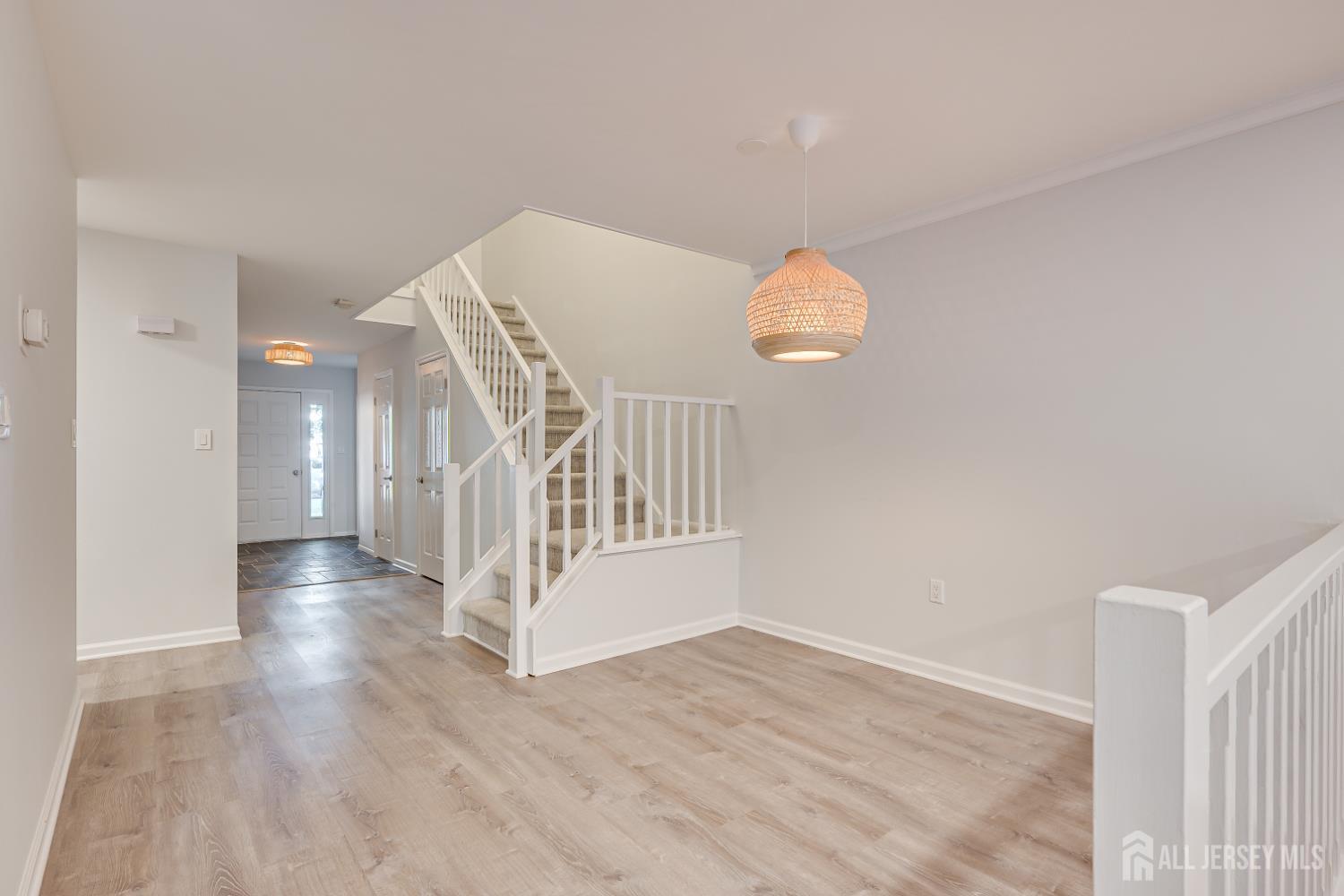 145 Lexington Circle Image 3