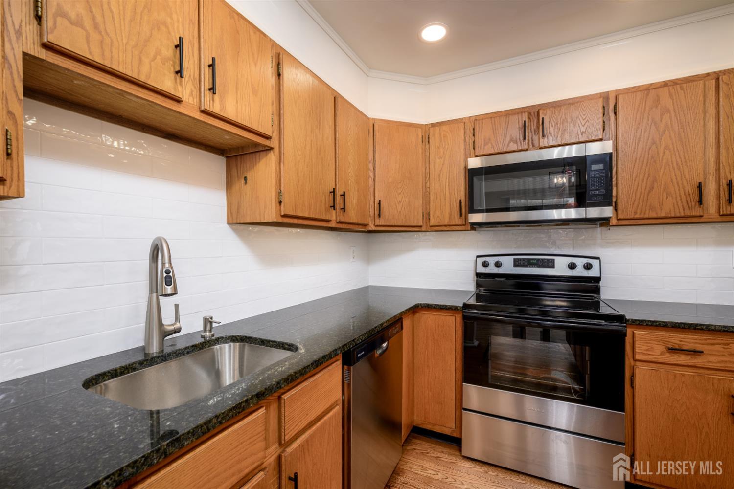 13 Benjamin Franklin Drive, Monroe, NJ, 08831 image 10