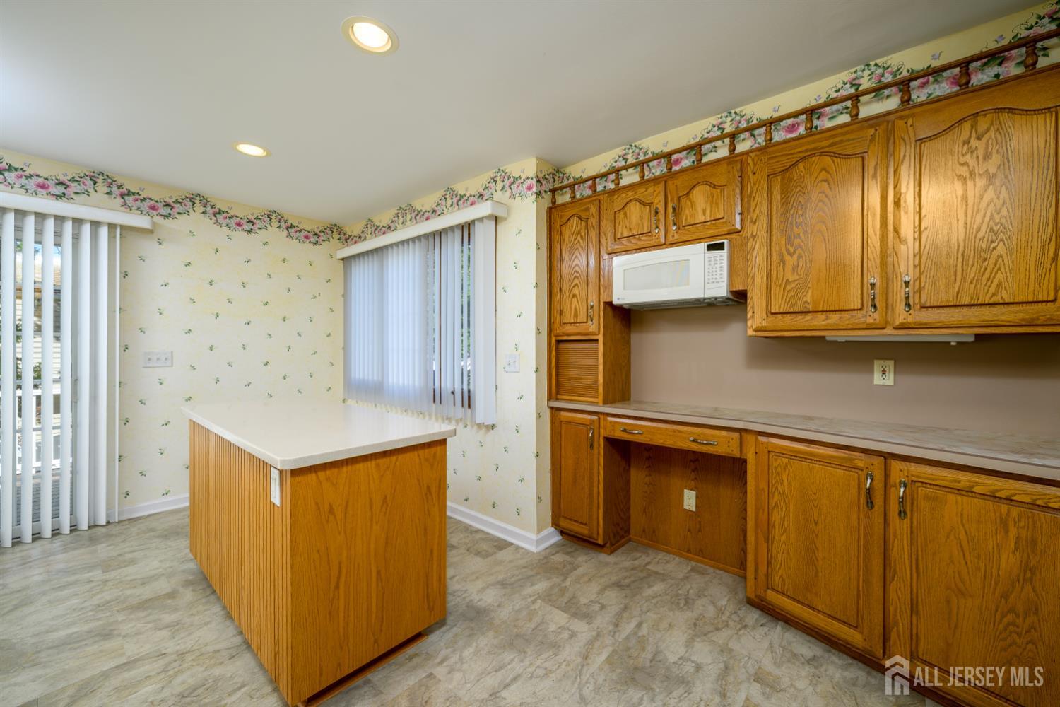 95 New Dover Avenue, Colonia, NJ, 07067 image 19