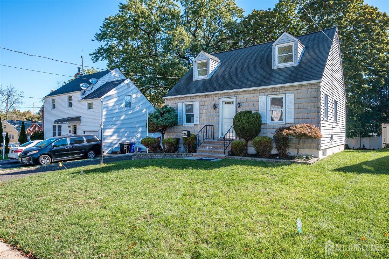 1071 Lorraine Avenue Image 3