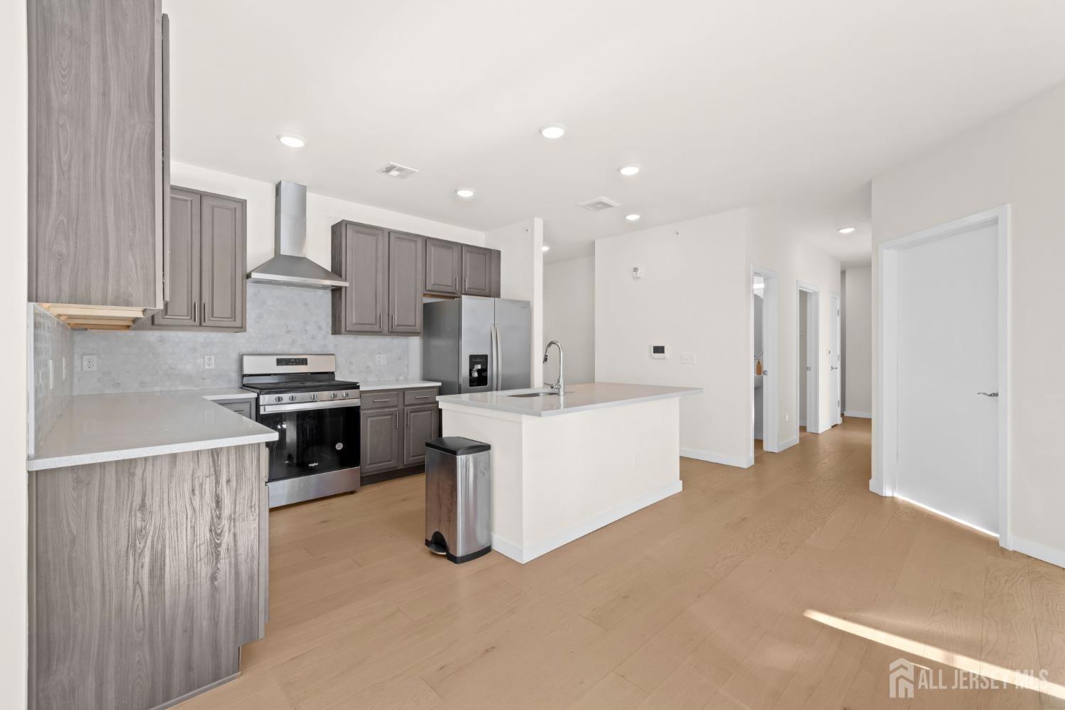 644 Lorhan Drive Image 5