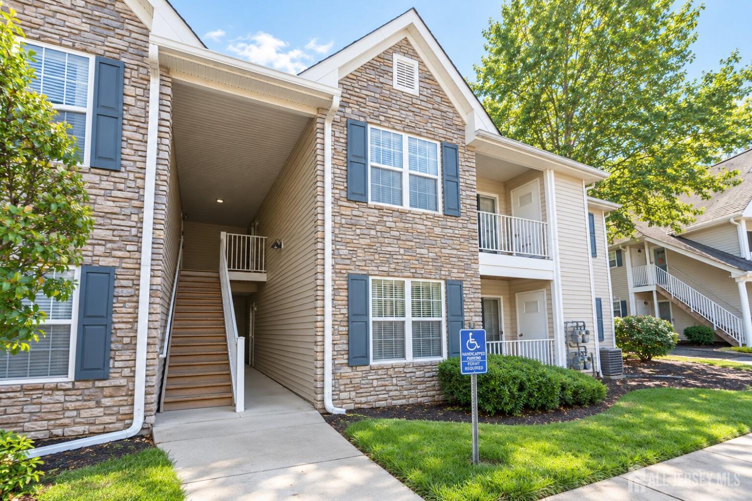 804 Wedgewood Circle 818 Image 2