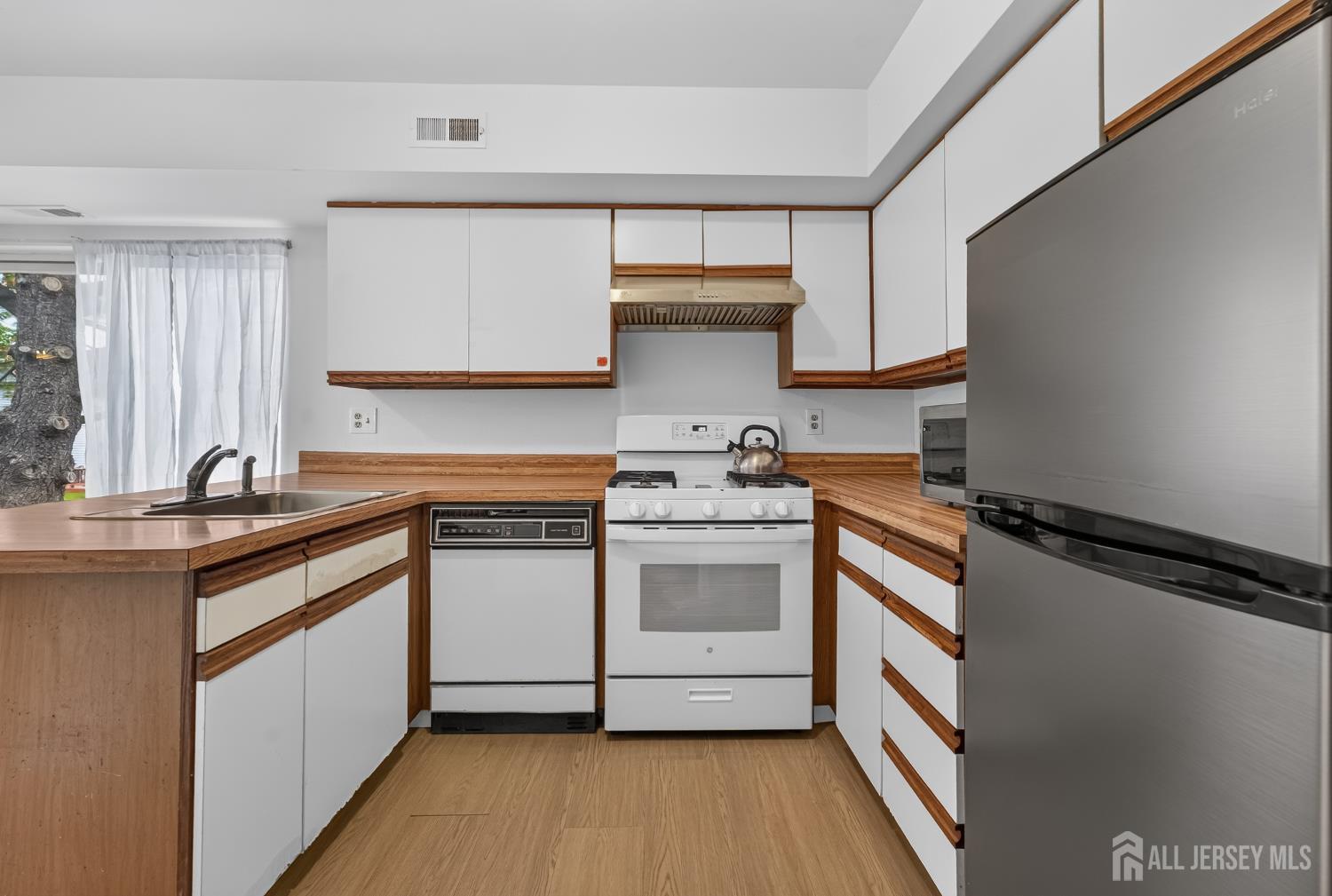 268 Edgeware Court, Franklin Twsp, NJ, 08873 image 14