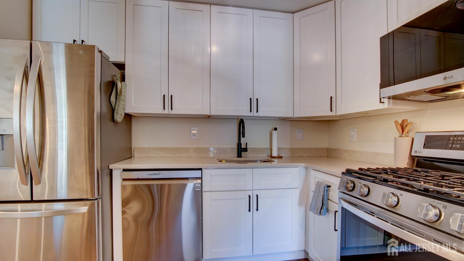 123 Cricket Lane Image 4