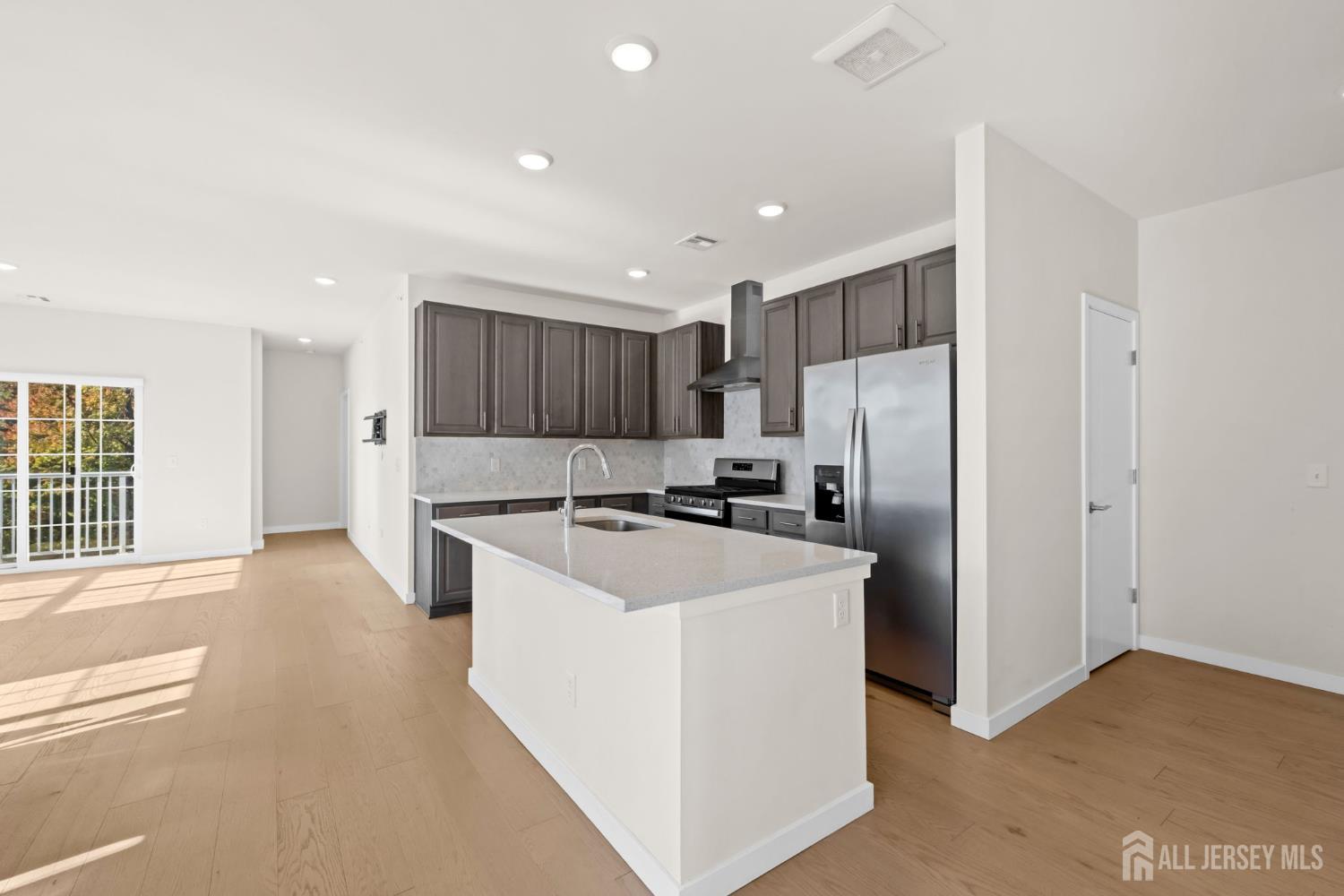 644 Lorhan Drive Image 4