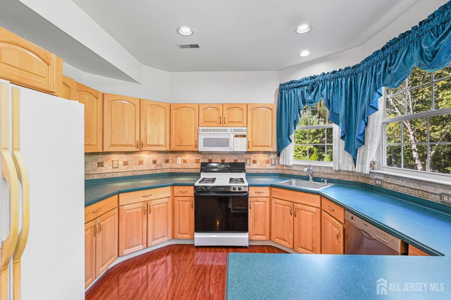 36 Yardley Manor Drive, Old Bridge, NJ, 07747 image 9