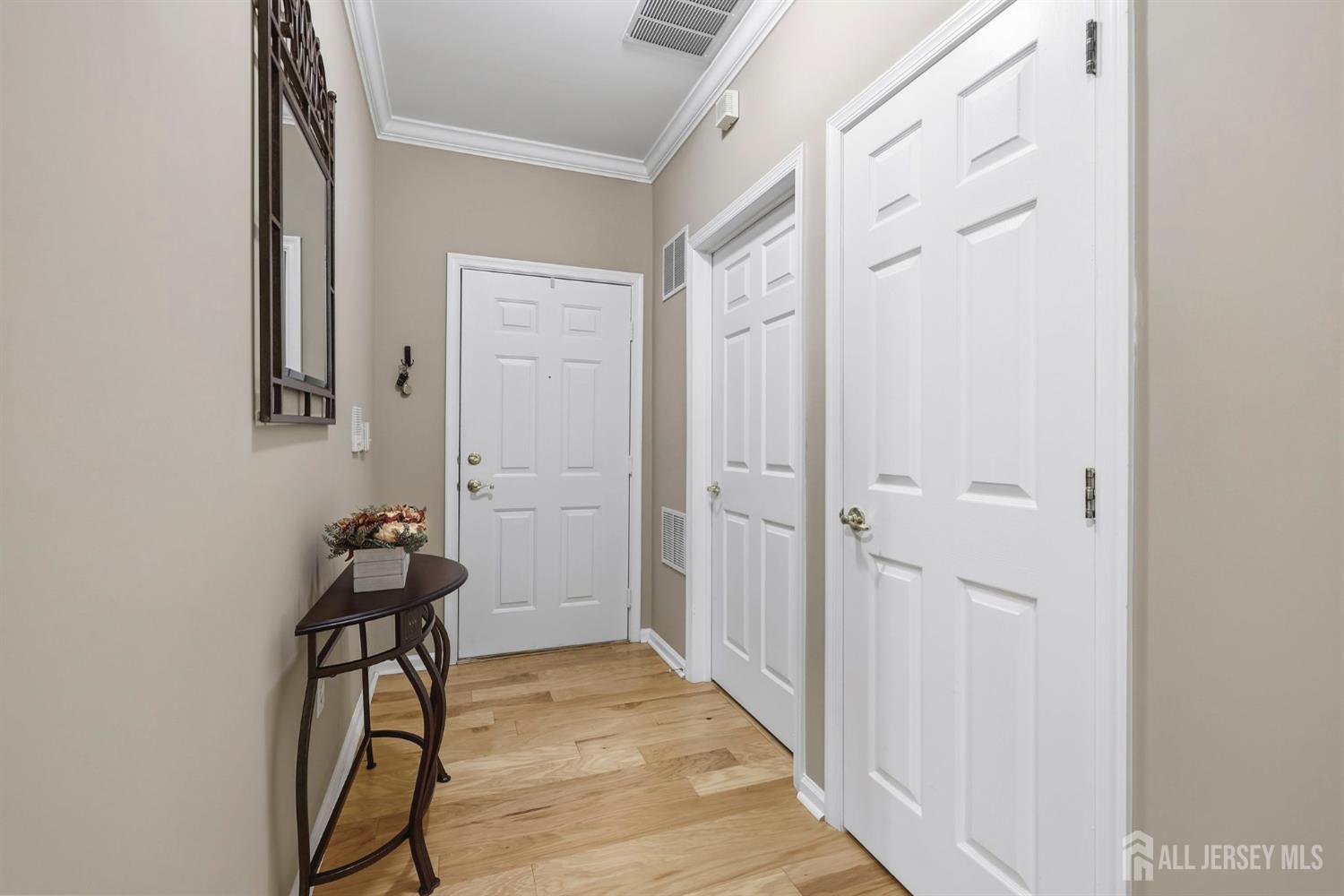 378 Saint Andrews Place Image 5