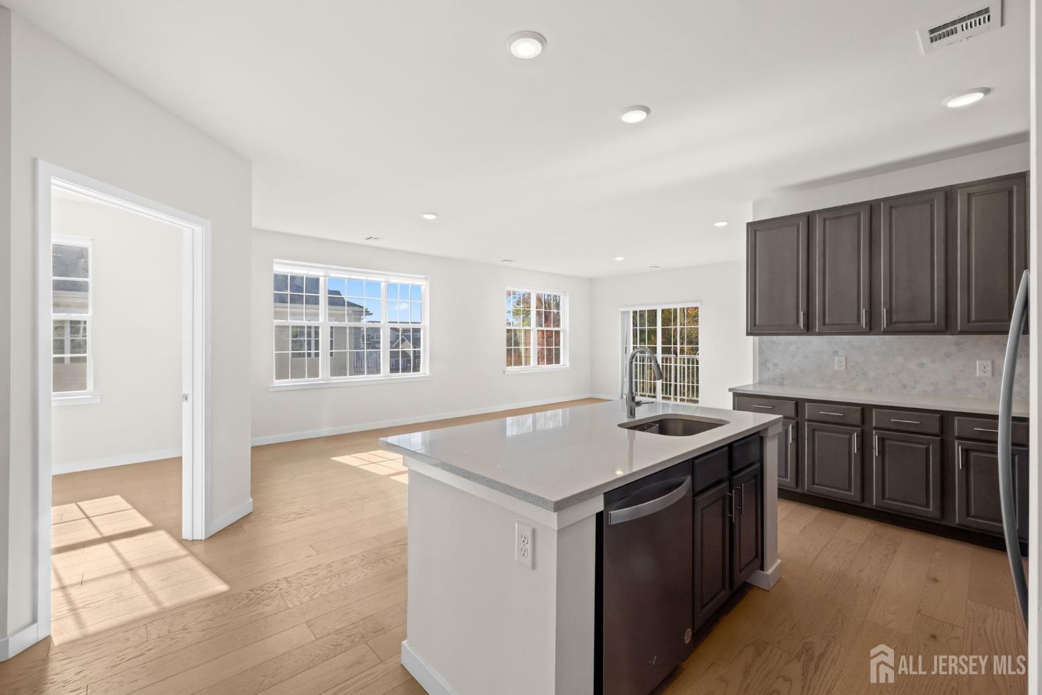 644 Lorhan Drive Image 2
