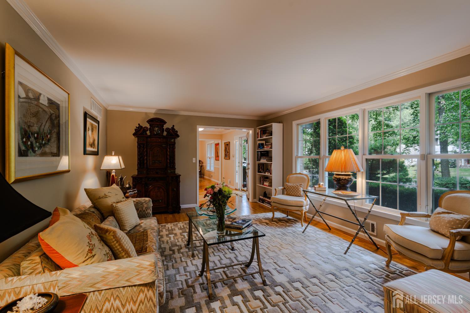 6 Burlington Lane Image 3